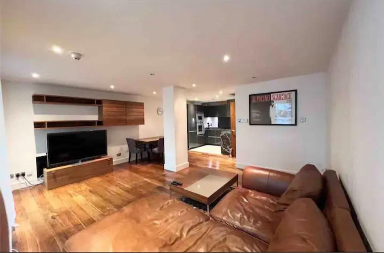 Luxury Riverside Leilighet