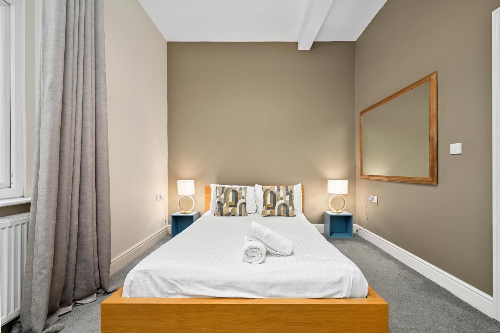 Paddington Modern Apartment