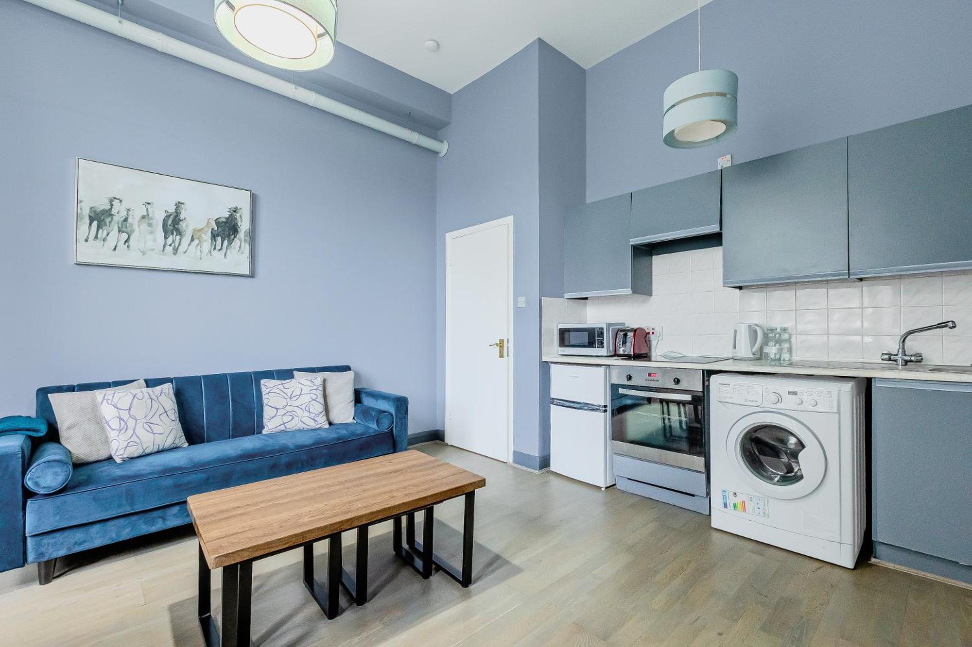 Couple's Getaway 1bdr Near Holland Park Leilighet London