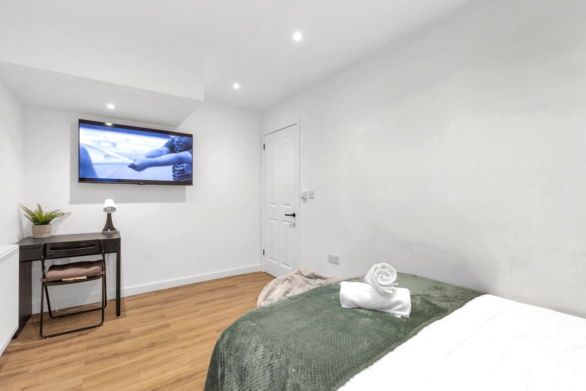 Gjestgiverier Kensington With Private Bathroom & Garden *