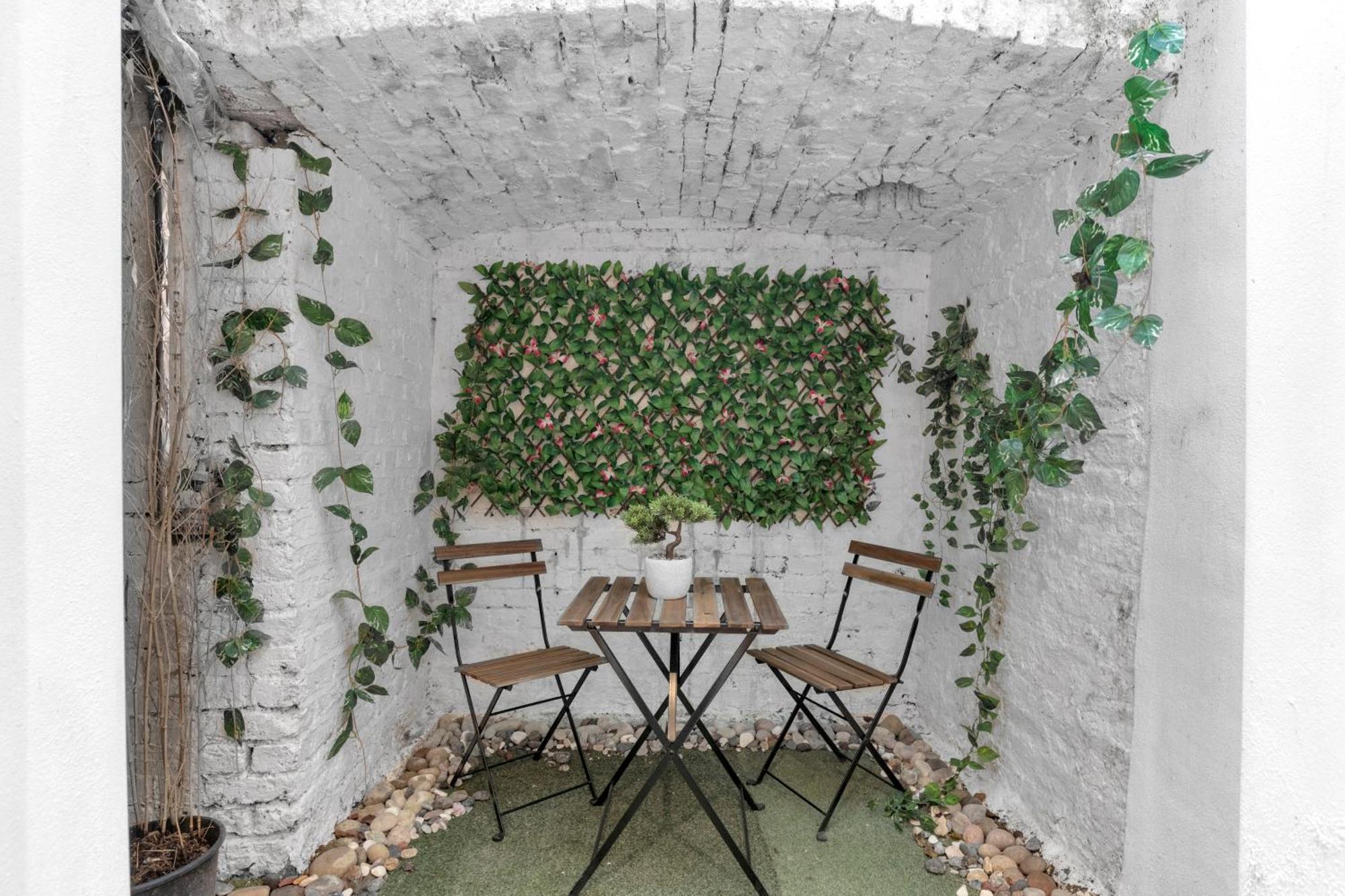 Gjestgiverier Kensington With Private Bathroom & Garden