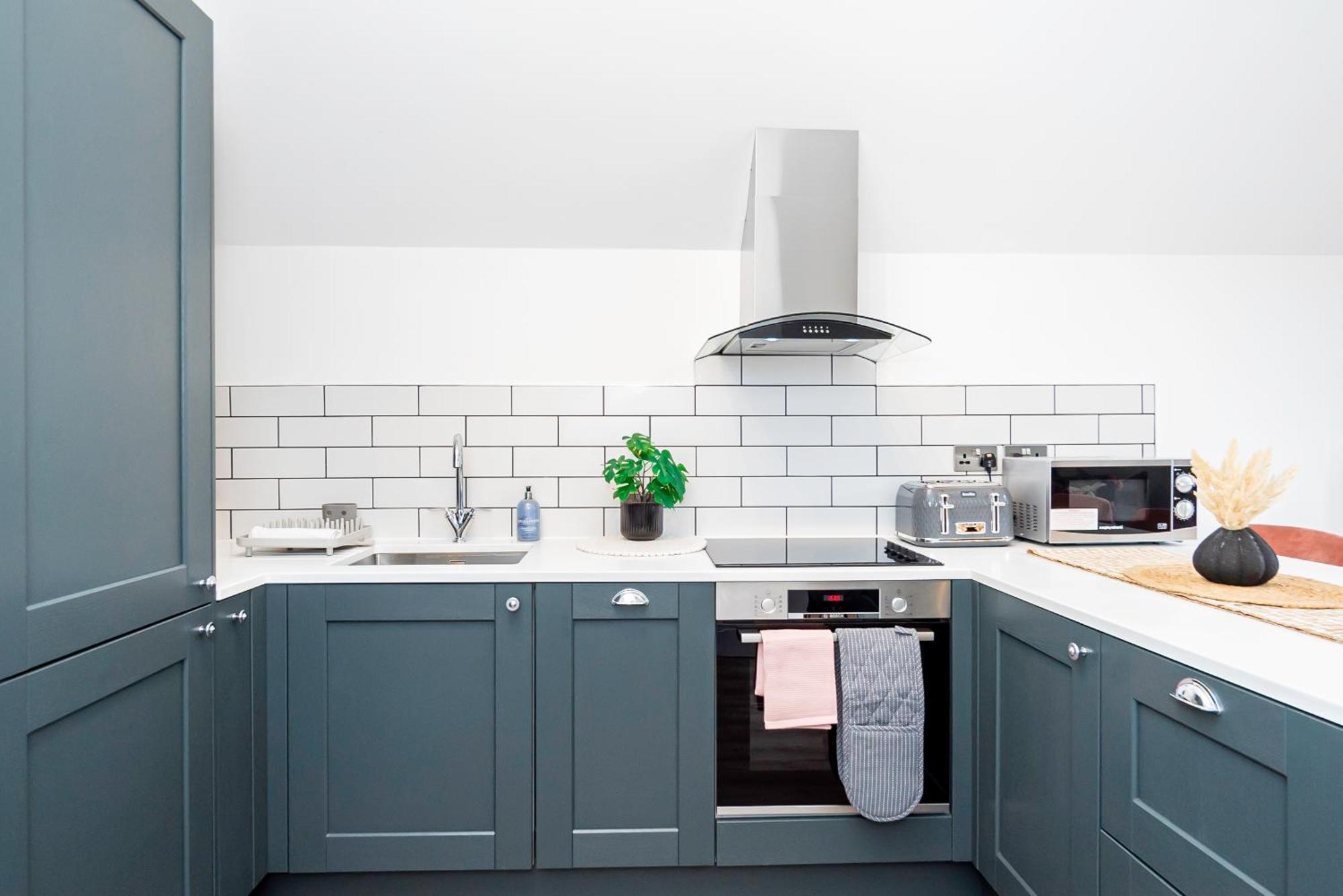 Superb Floor 1-bedroom Flat With Charming Two Balconies Londra
