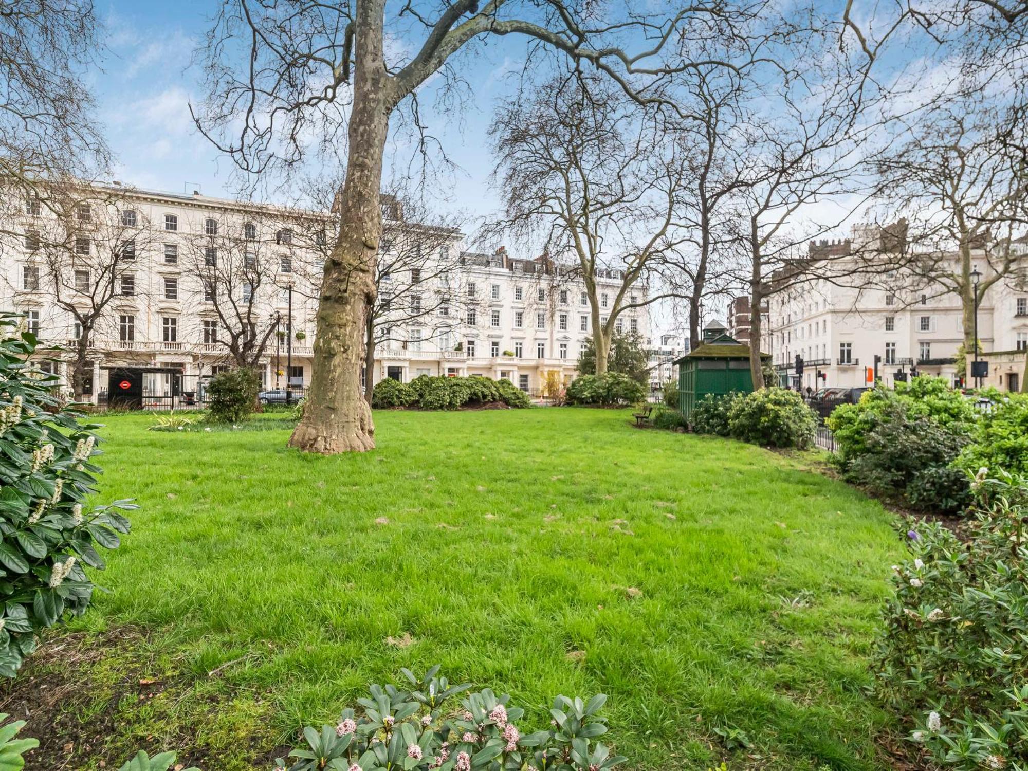 Chic & Cosy Flat With Terrace, 5-min Walk To Pimlico Tube, Pet-friendly Lejlighed