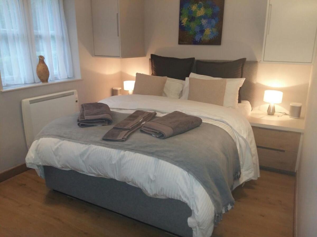 Modern Flat On Regent's Canal Appartement Londen