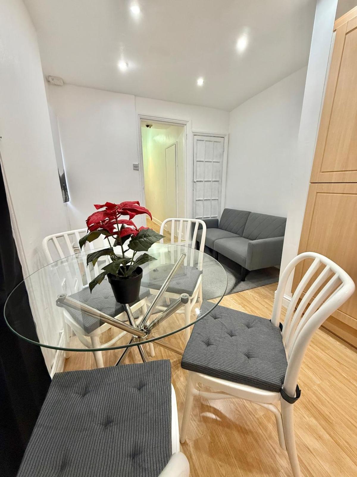 Charming 2-bed Flat In Elephant Apartment London