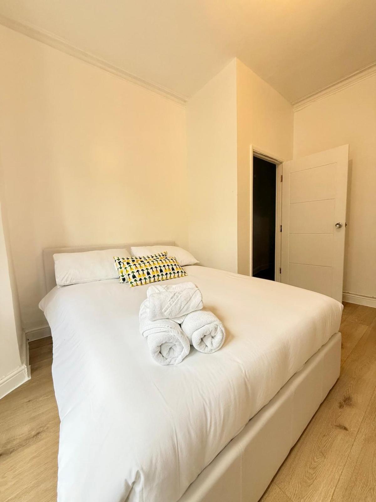 Charming 2-bed Flat In Elephant Apartment