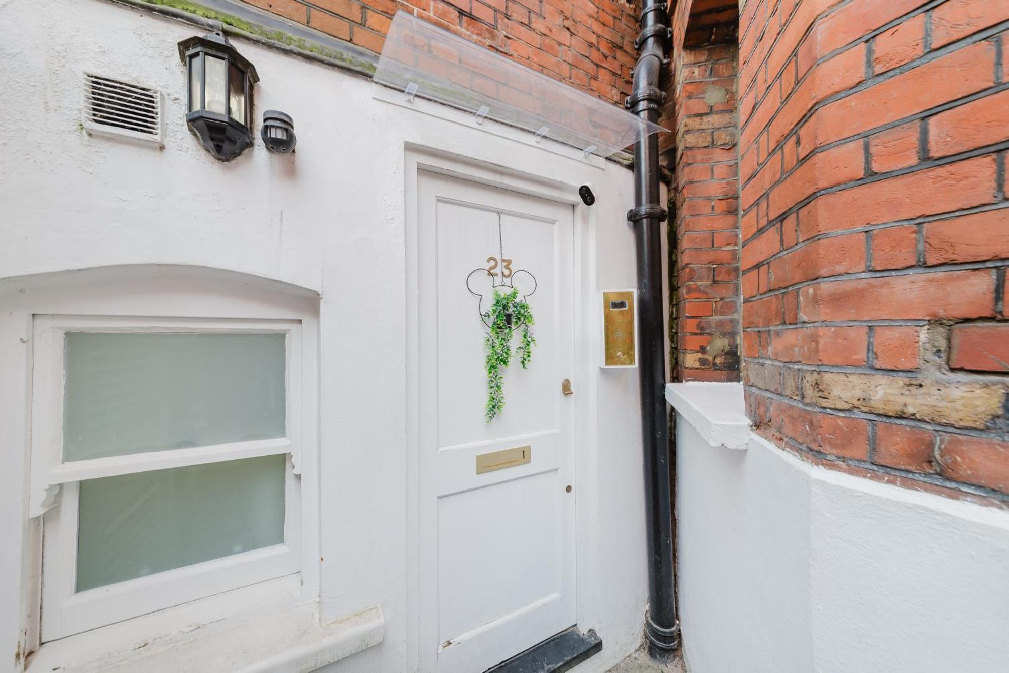 Great Location Luxury - Harrods Apartment *