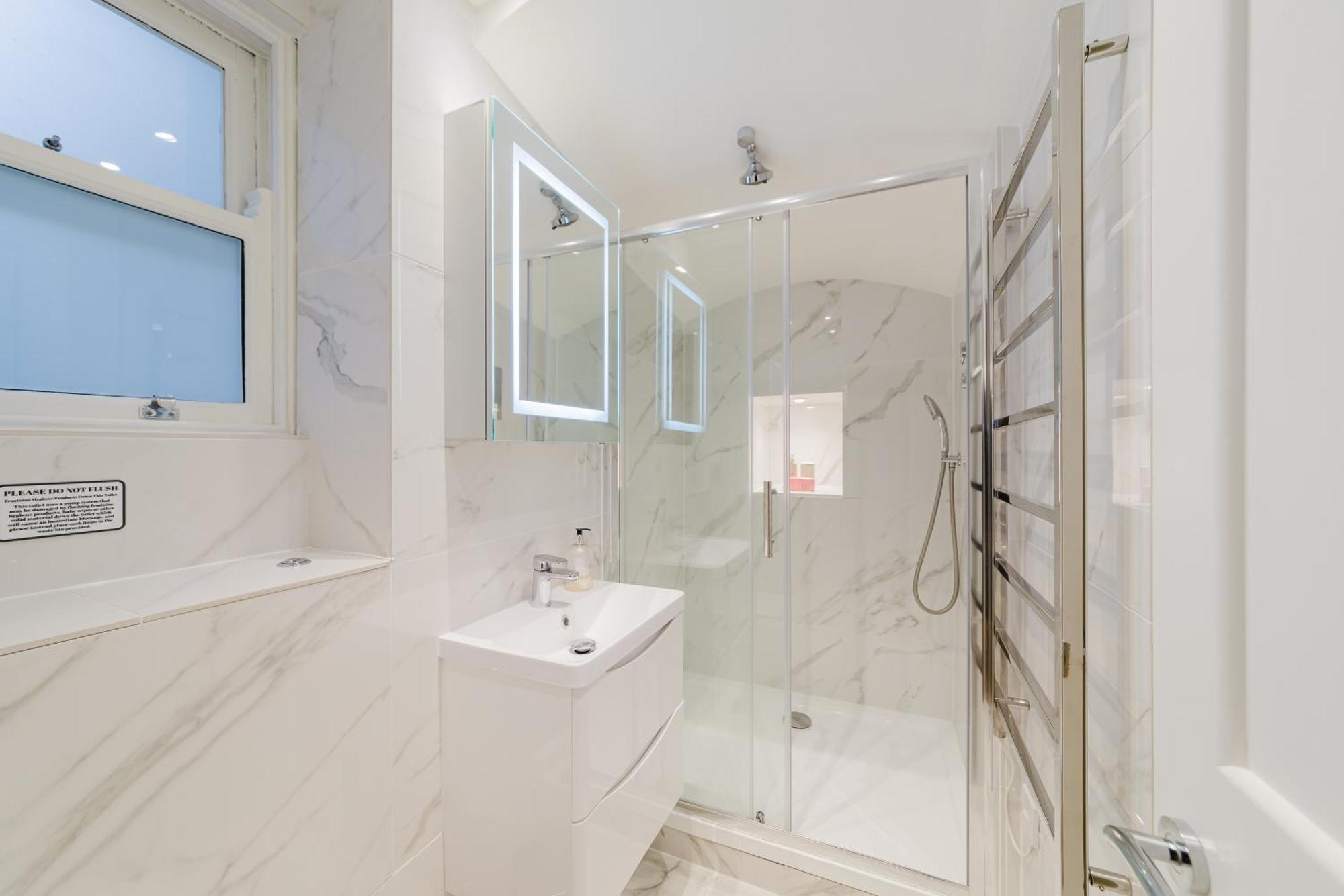 Great Location Luxury - Harrods Apartment *
