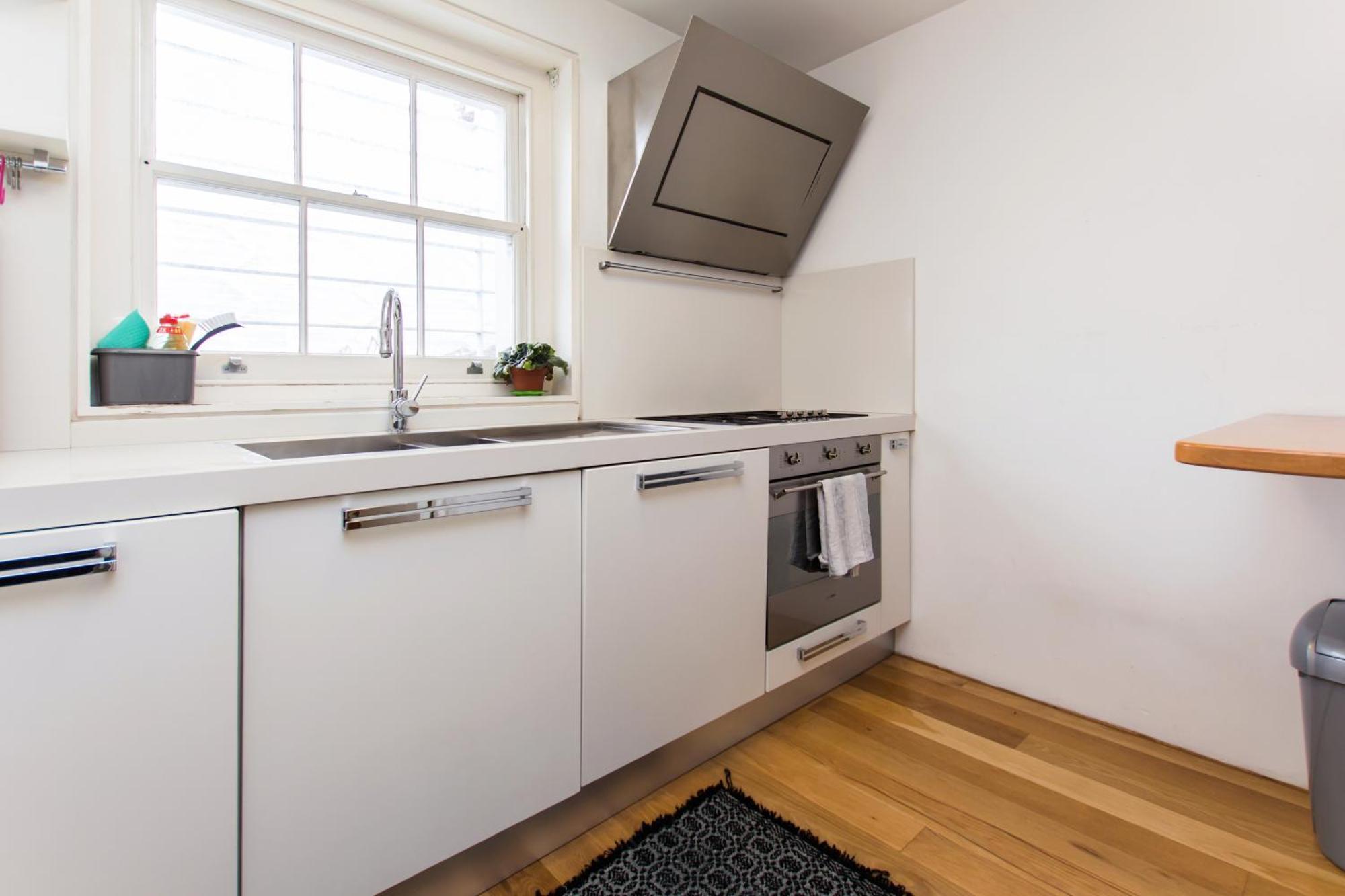 Appartement Unique Bright With Private Balcony Londen