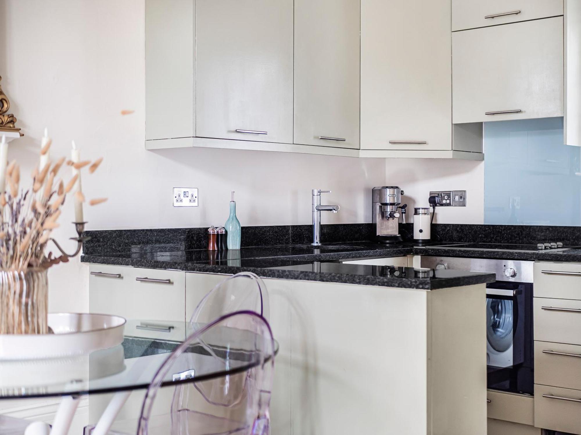 Lejlighed Chic & Cosy Flat With Terrace, 5-min Walk To Pimlico Tube, Pet-friendly