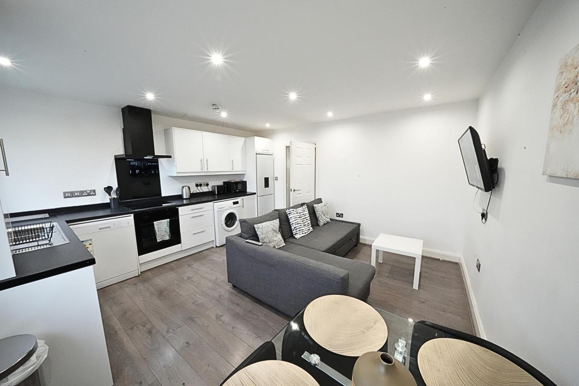 Hatton Heathrow Airport- Free Parking-free Underground To And From Heathrow Airport Hatton Cross Picture-see Fast Hatton Cross To 30min Appartamento
