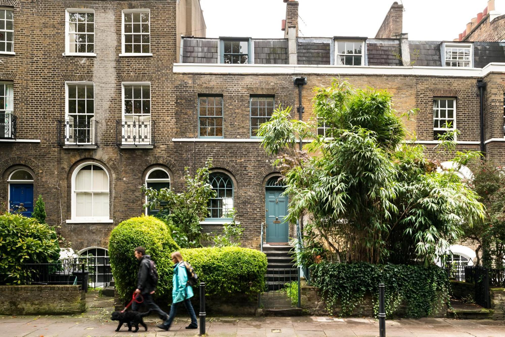 Luxe Minimalist 1-bed Flat : 7 Mins From Station * Londen