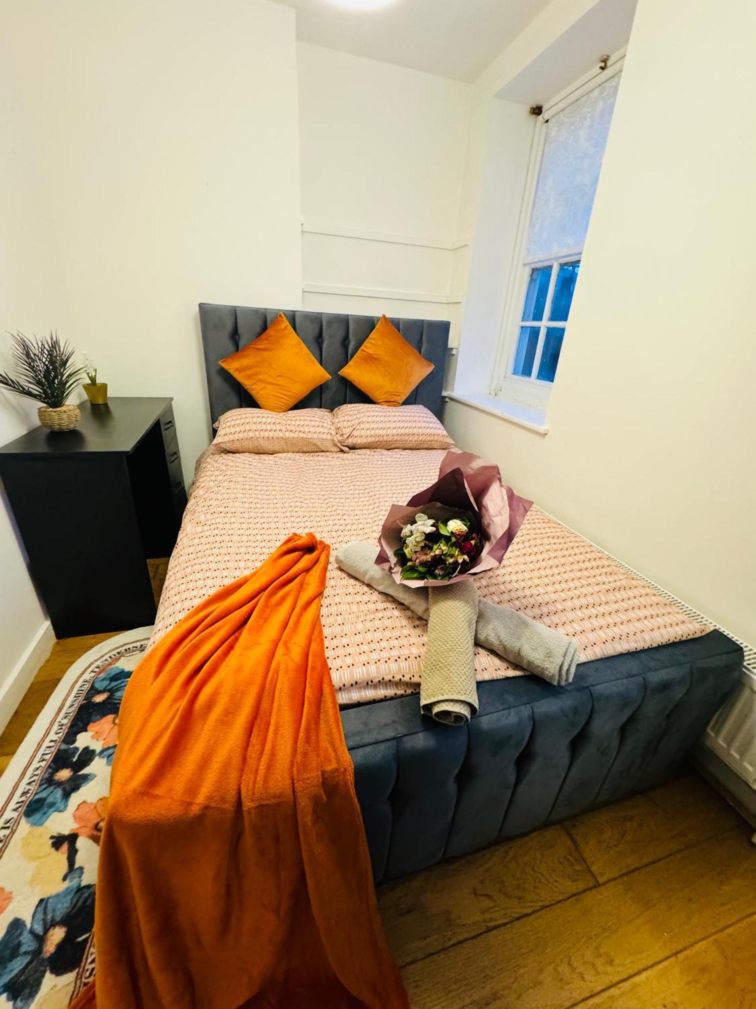 Cozy Family-friendly 2 Bedroom Flat In Kingscross, St Pancras! Apartment