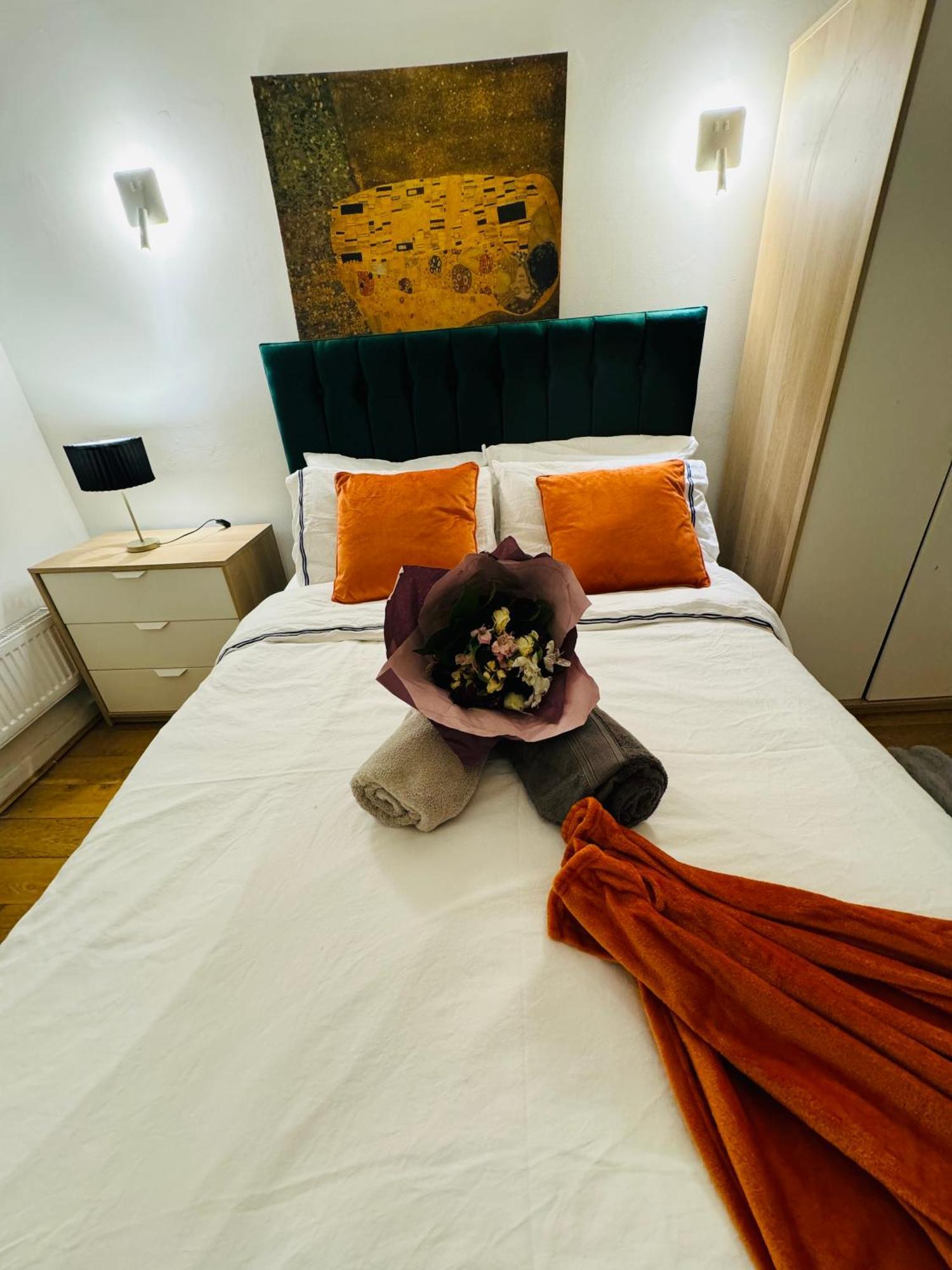 Appartement Cozy Family-friendly 2 Bedroom Flat In Kingscross, St Pancras! Londen