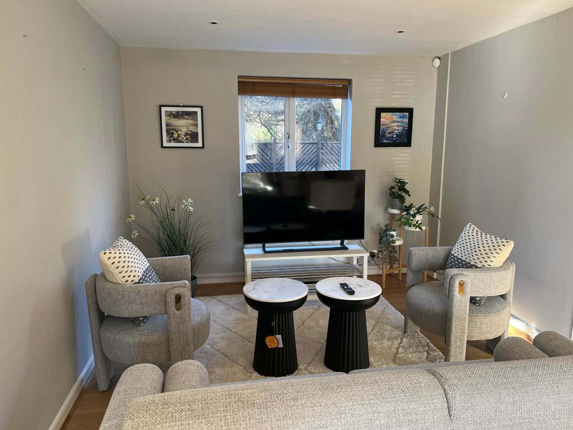 Privatunterkunft Comfortable In A Luxurious With Parking In Blackheath