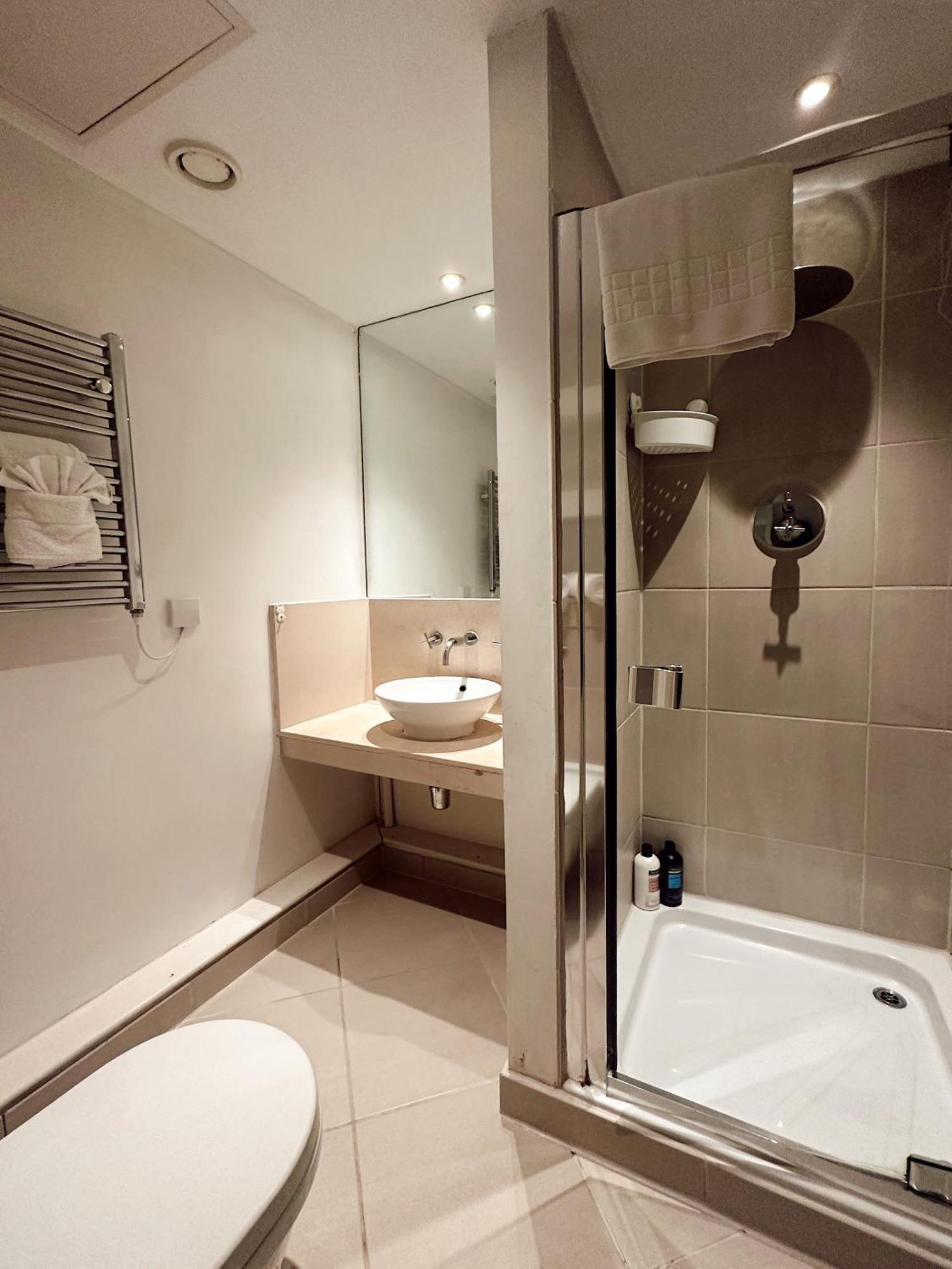 Leilighet Modern 2bed-2bath *
