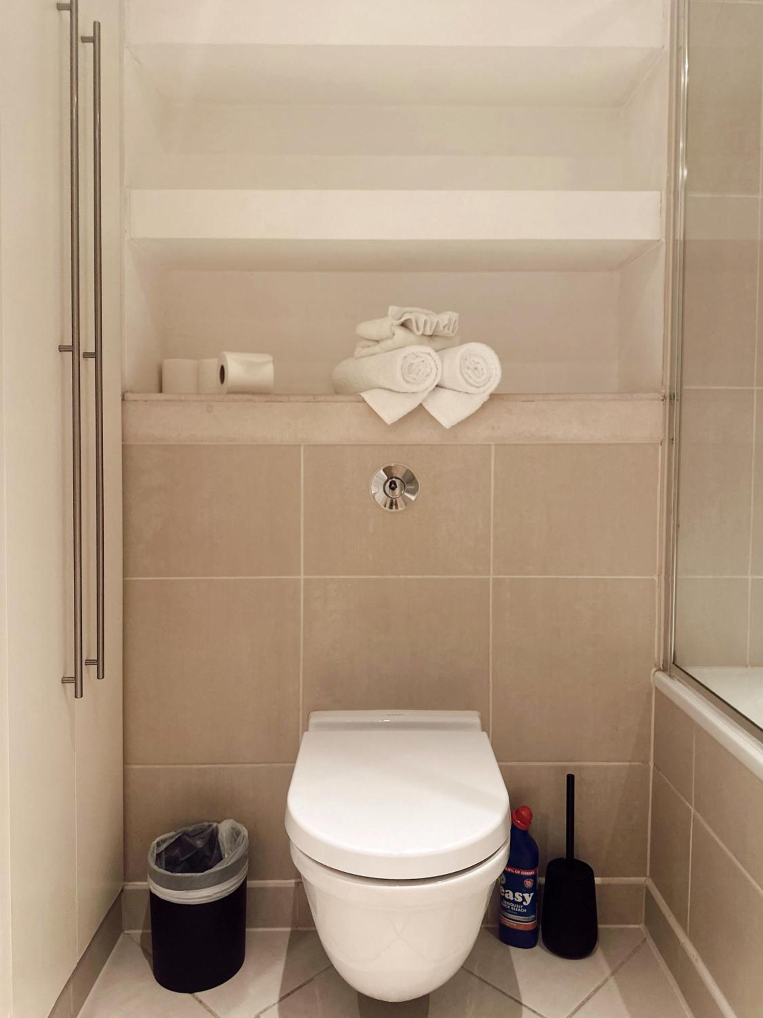 Modern 2bed-2bath Leilighet