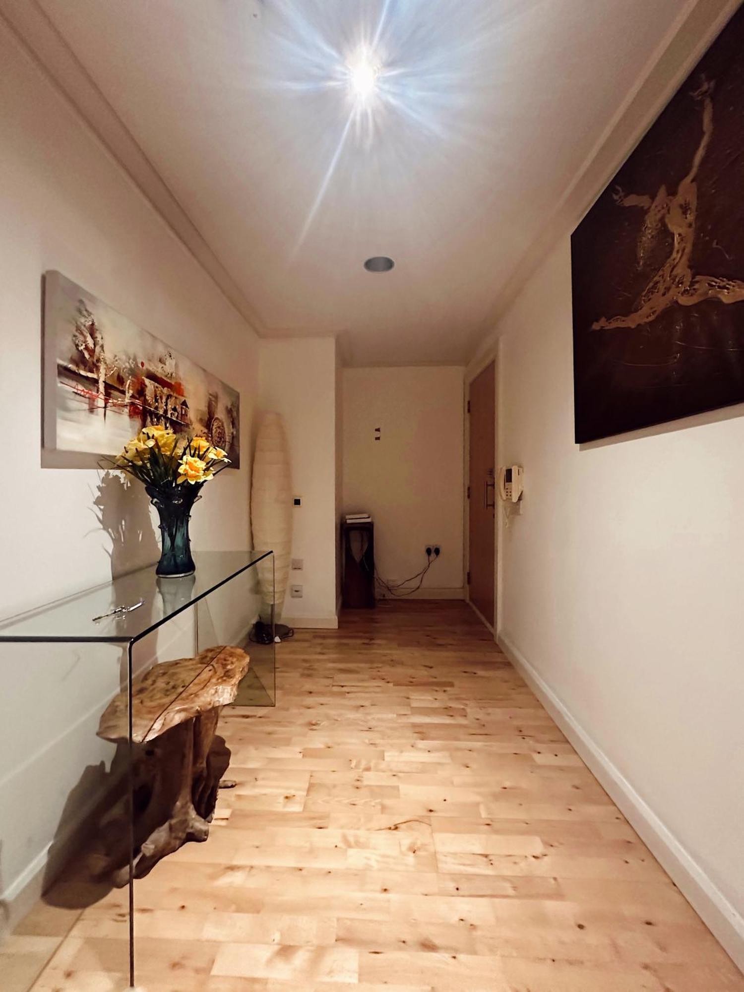 Leilighet Modern 2bed-2bath London