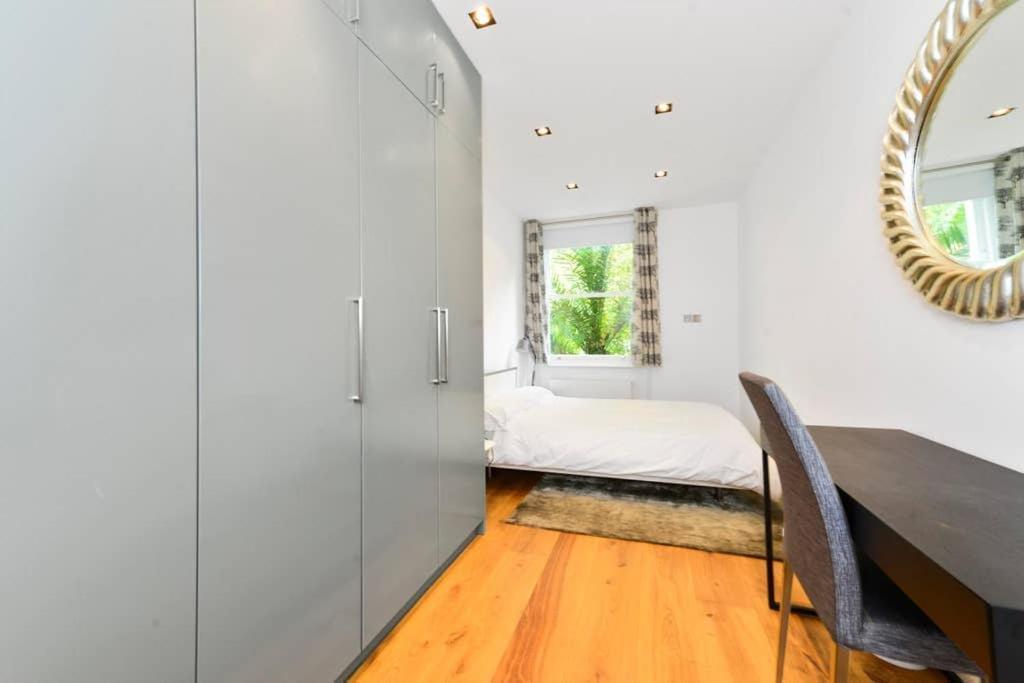 Large Notting Hill Flat With Garden Apartment London