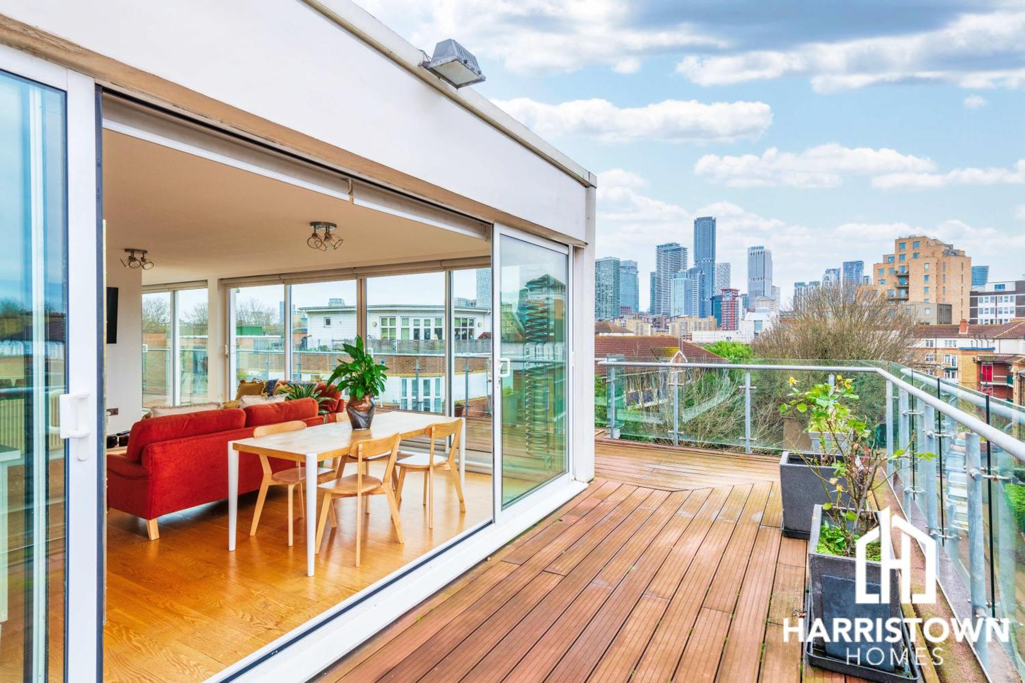 Apartment 2 Bed Penthouse In Canada Water With Huge Balcony & Canary Wharf View