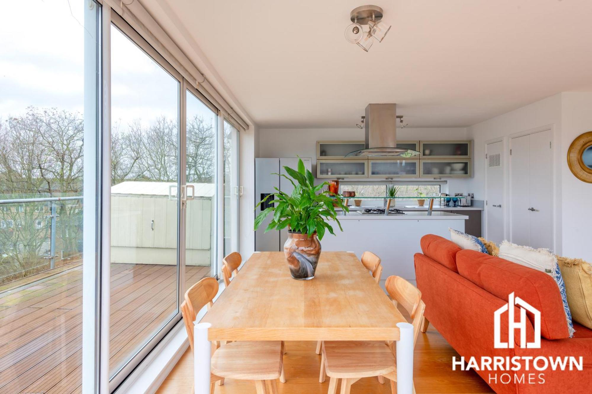 Apartment 2 Bed Penthouse In Canada Water With Huge Balcony & Canary Wharf View *