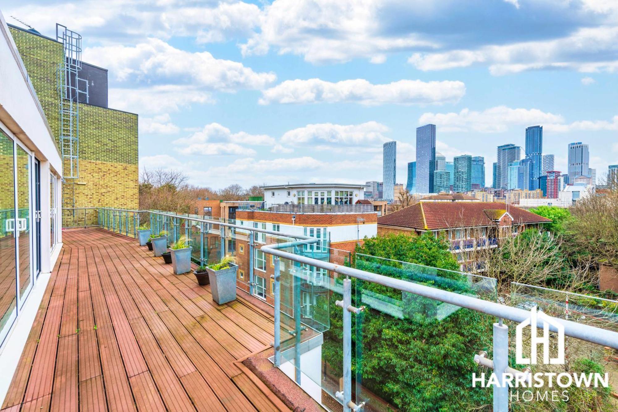 Apartment 2 Bed Penthouse In Canada Water With Huge Balcony & Canary Wharf View