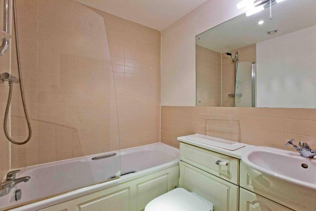 Cosy 1 Bed Globe View St Pauls * Londen