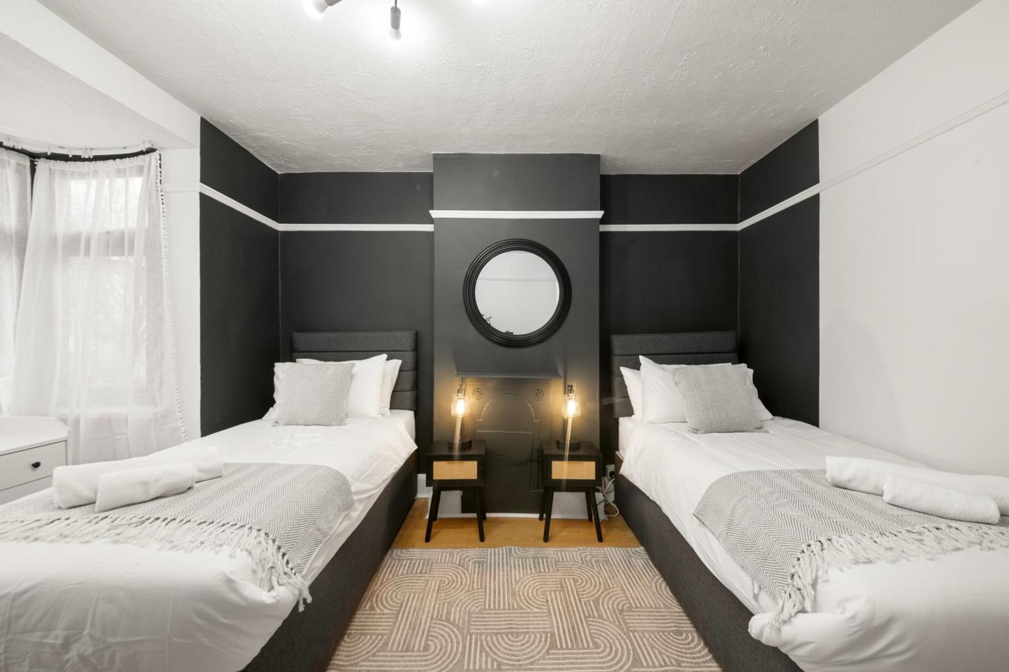Spacious 4br, Sleeps 7, Garden, Free Parking London