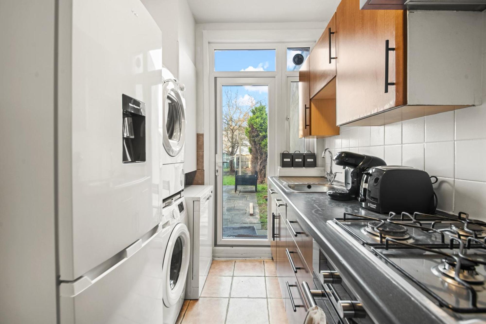 Apartment Spacious 4br, Sleeps 7, Garden, Free Parking