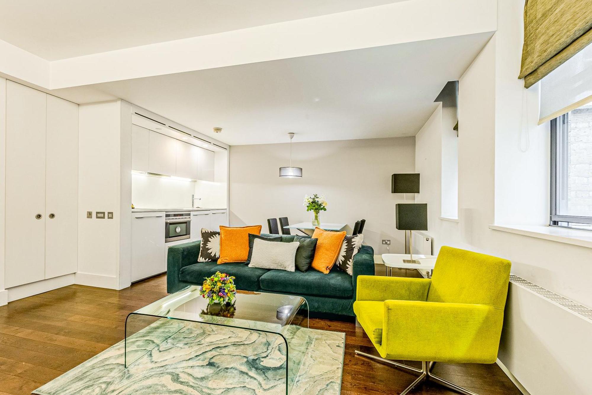 Stunning Serviced Apartments, Steps From Monument Station Apartment
