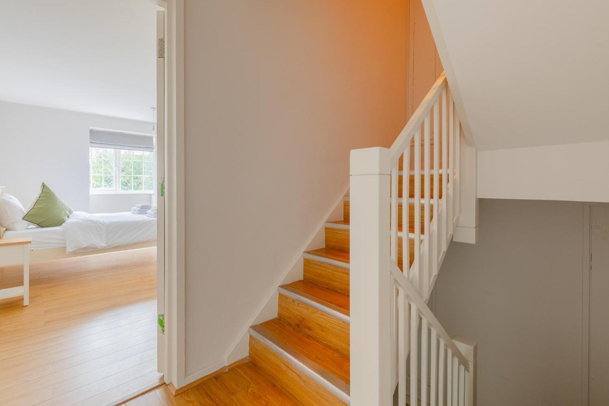 Cosy 4bd Flat In Stockwell With Private Patio * Londen