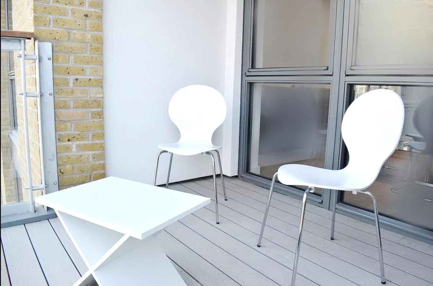 New Large 4 Bedroom & 3 Bathroom Flat Near Angel Station In Zone 1 For Max 13 Guests Leilighet London