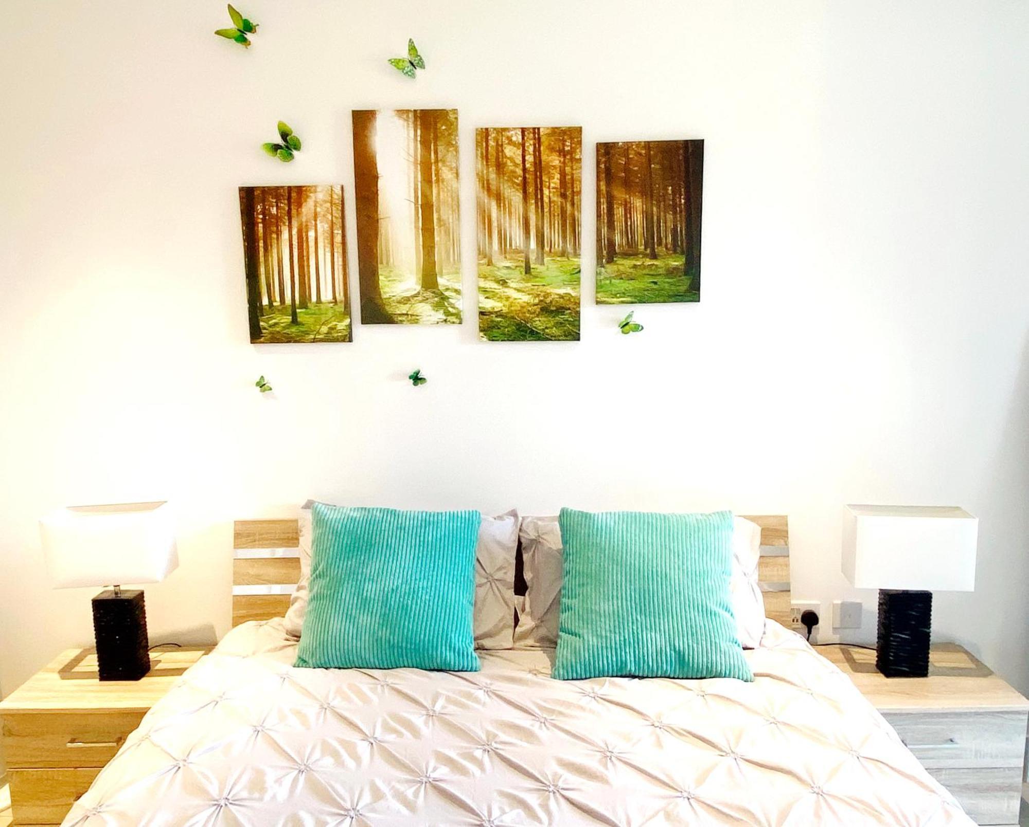 New Large 4 Bedroom & 3 Bathroom Flat Near Angel Station In Zone 1 For Max 13 Guests Leilighet London