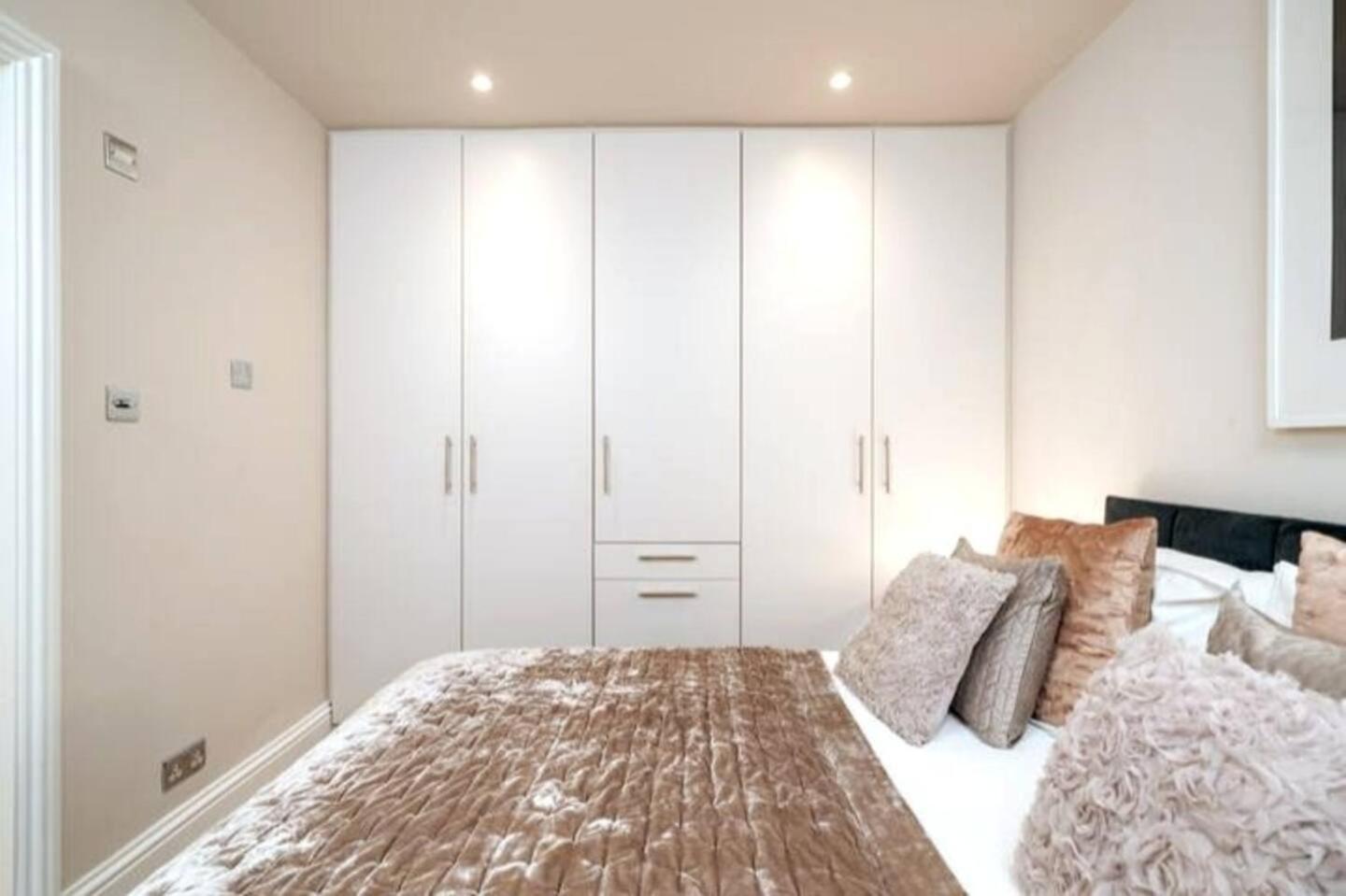 Niru Experience Jewel Of Ifield Road Apartment London
