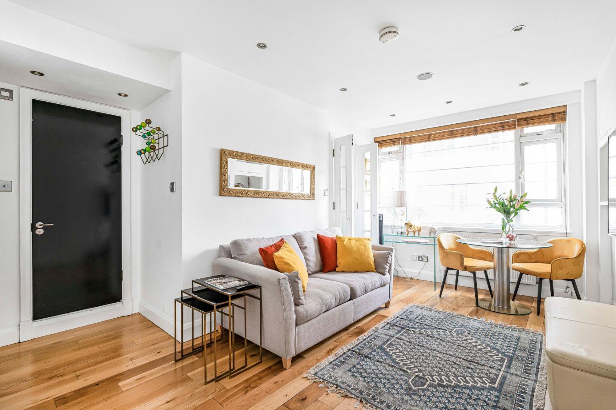 Elegant 1 Bedroom Flat Near Harrods Leilighet London