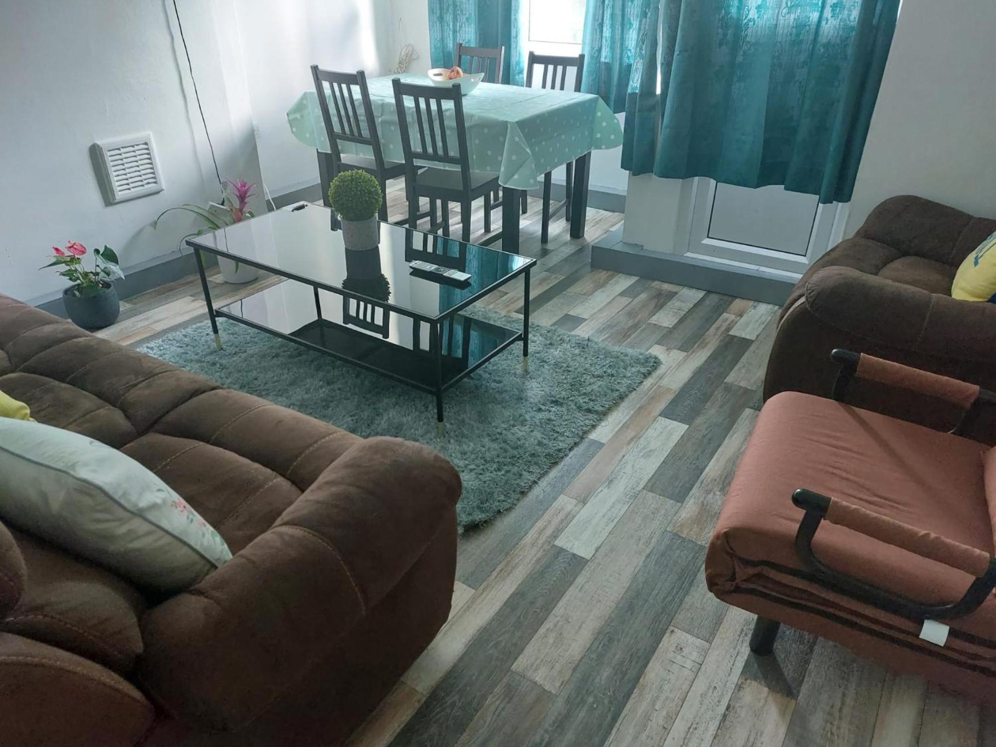 Holiday Villa * London