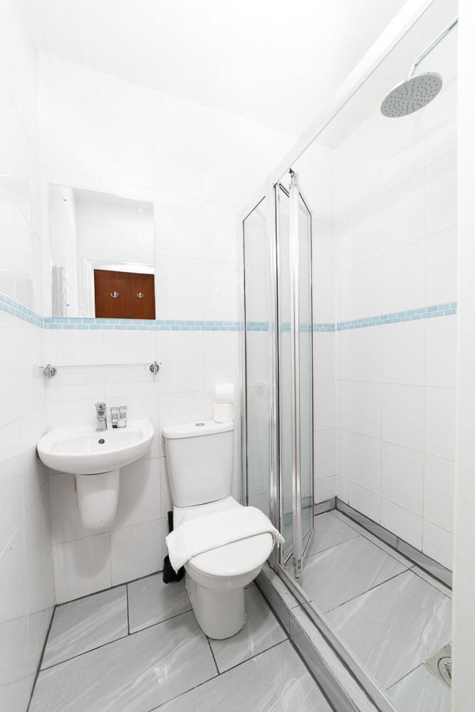 Bayswater Twelve Apartment *