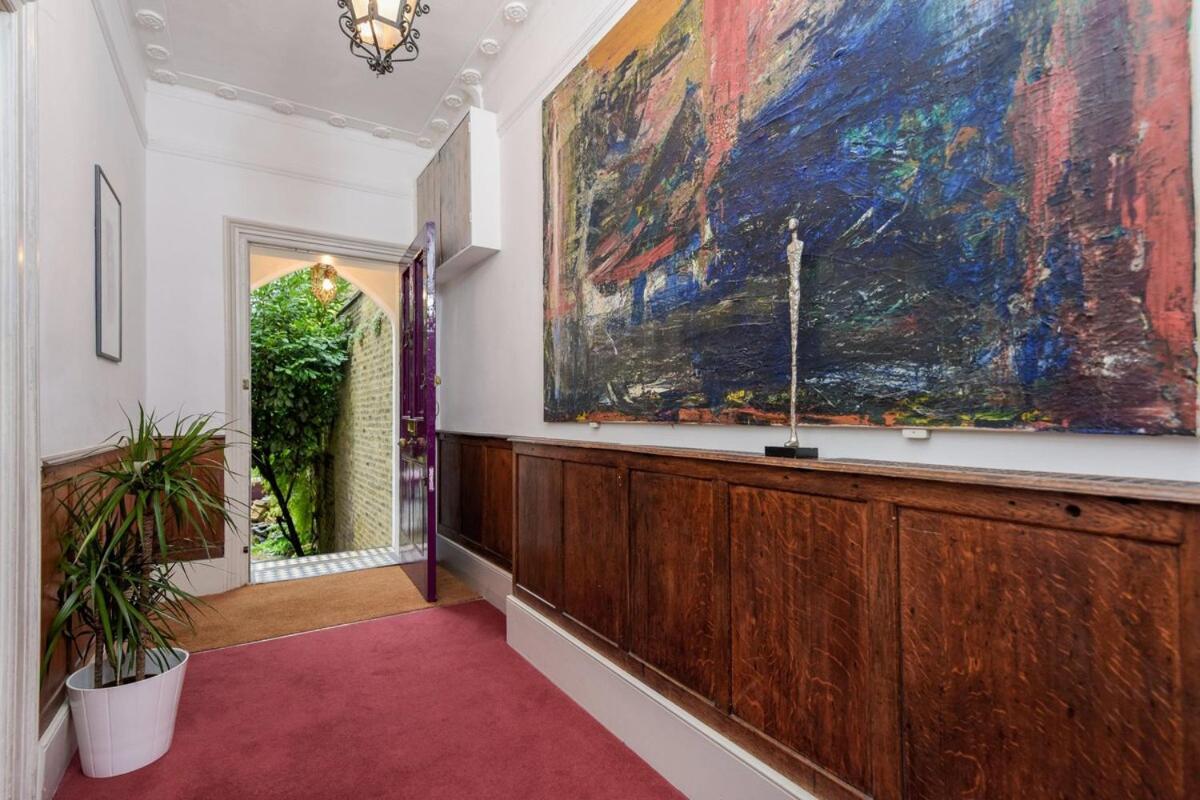 The Camden Chic Townhouse - Accommodates 14 Guests Leilighet London