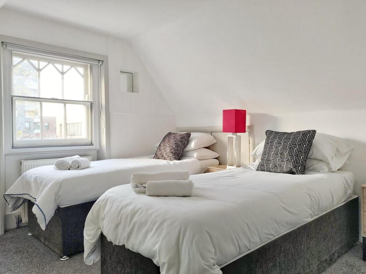 The Camden Chic Townhouse - Accommodates 14 Guests * Londen