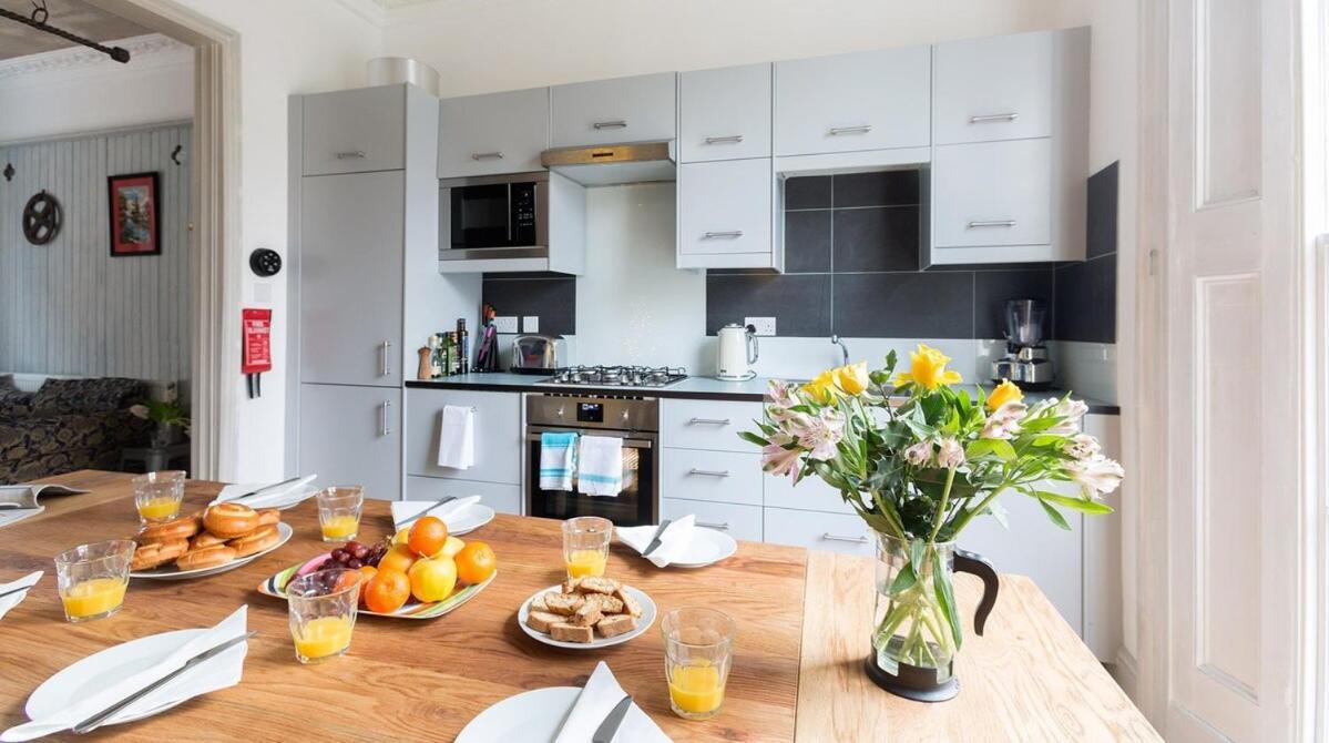 The Camden Chic Townhouse - Accommodates 14 Guests Leilighet *