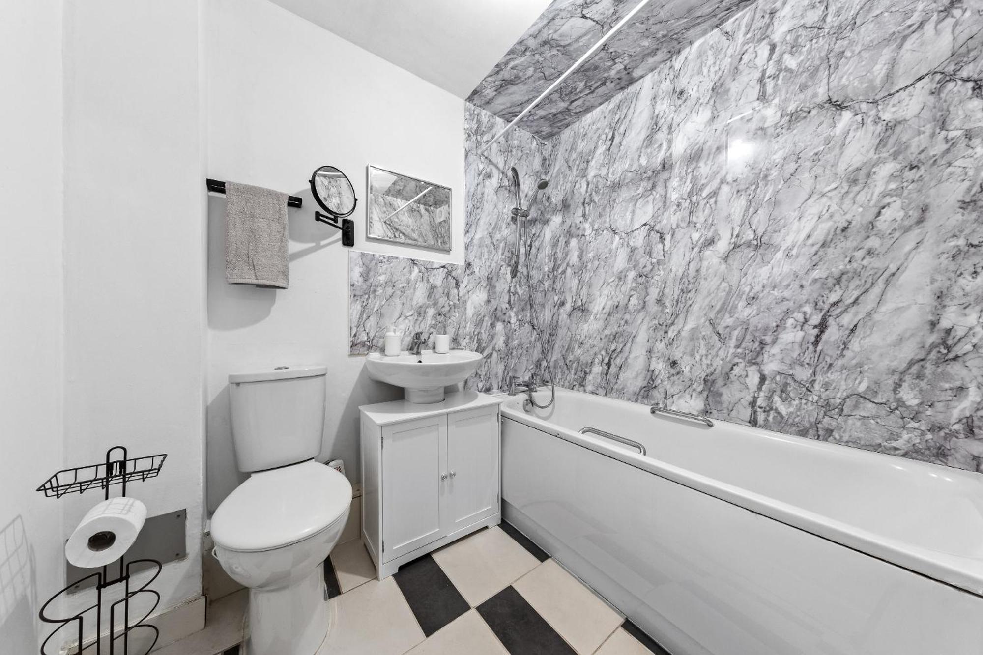 Appartement Centre Fbs Spacious Flat