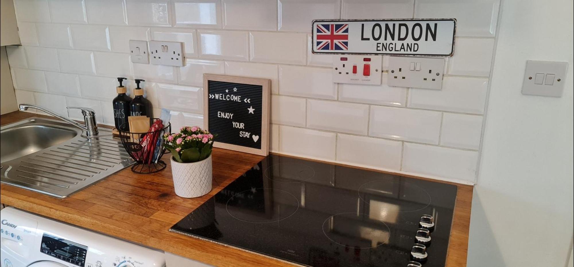 Lejlighed Stylish - Private Bathroom, 15mins To London!