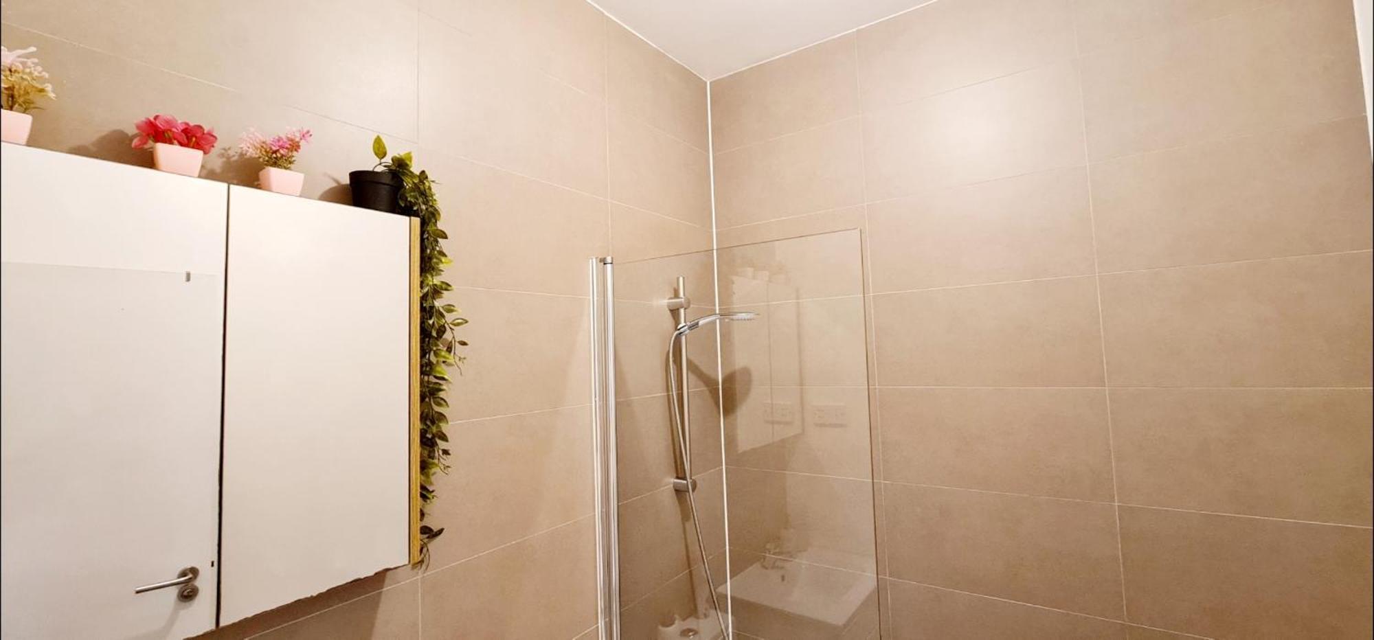 Stylish - Private Bathroom, 15mins To London! Lejlighed London