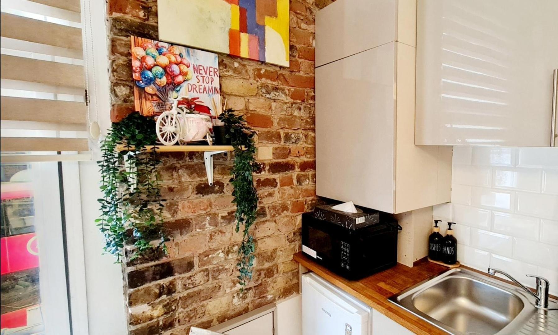 Stylish - Private Bathroom, 15mins To London! Lejlighed *