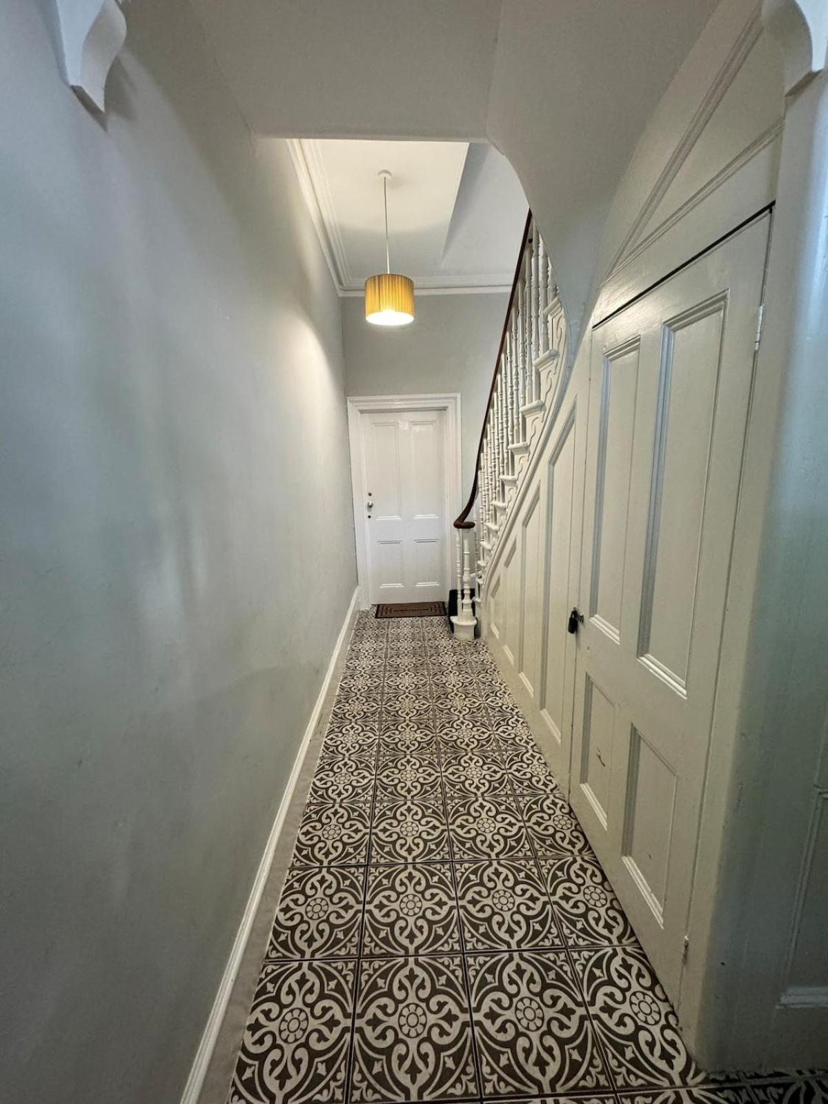 Exceptionally Large Newly-refurbished 1-bed Flat In Hither Apartment London