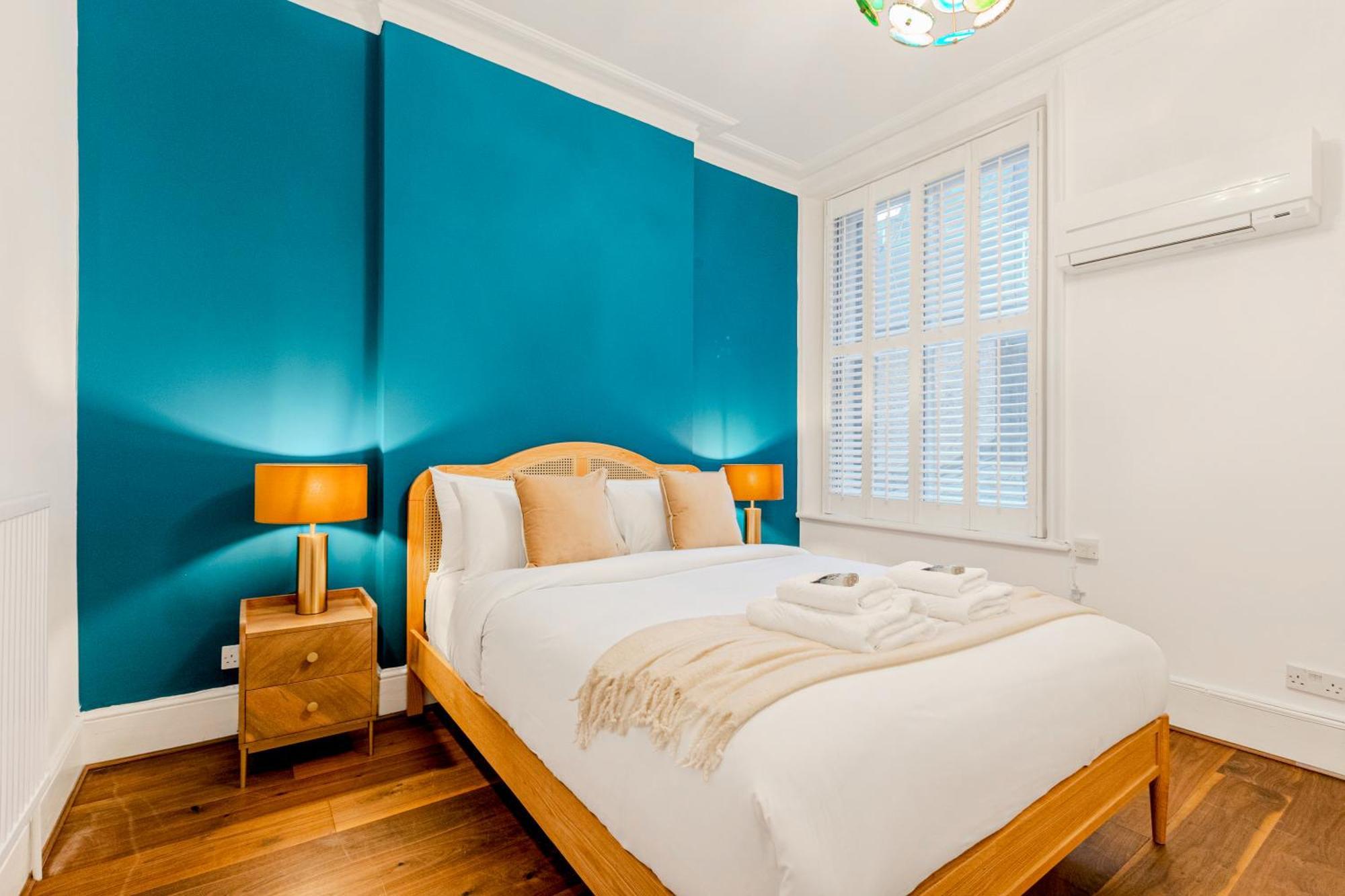 New Listing! 1br In London, 5 Min Tube Apartment London