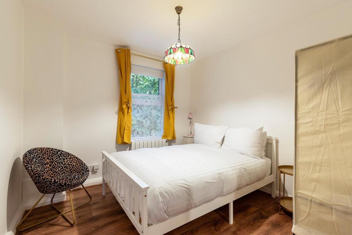 Cosy 1-bed Flat Near Lägenhet