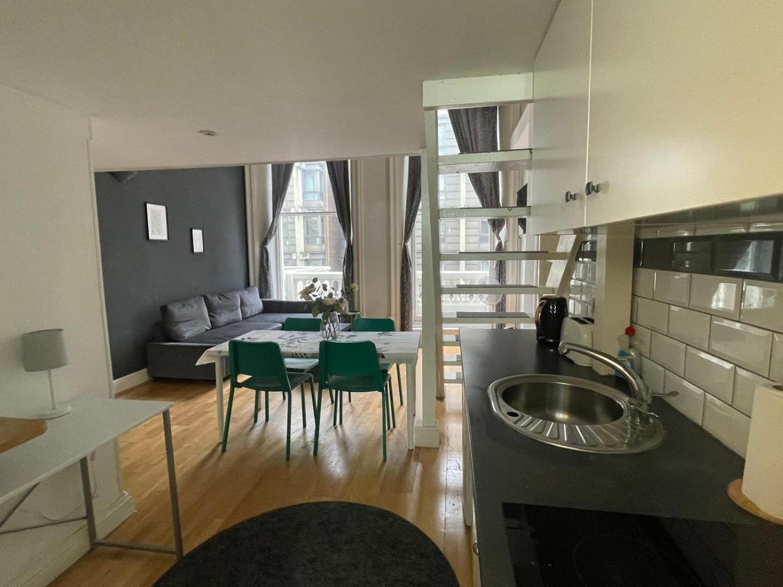 Lägenhet Duplex By Hyde Park - 9 *