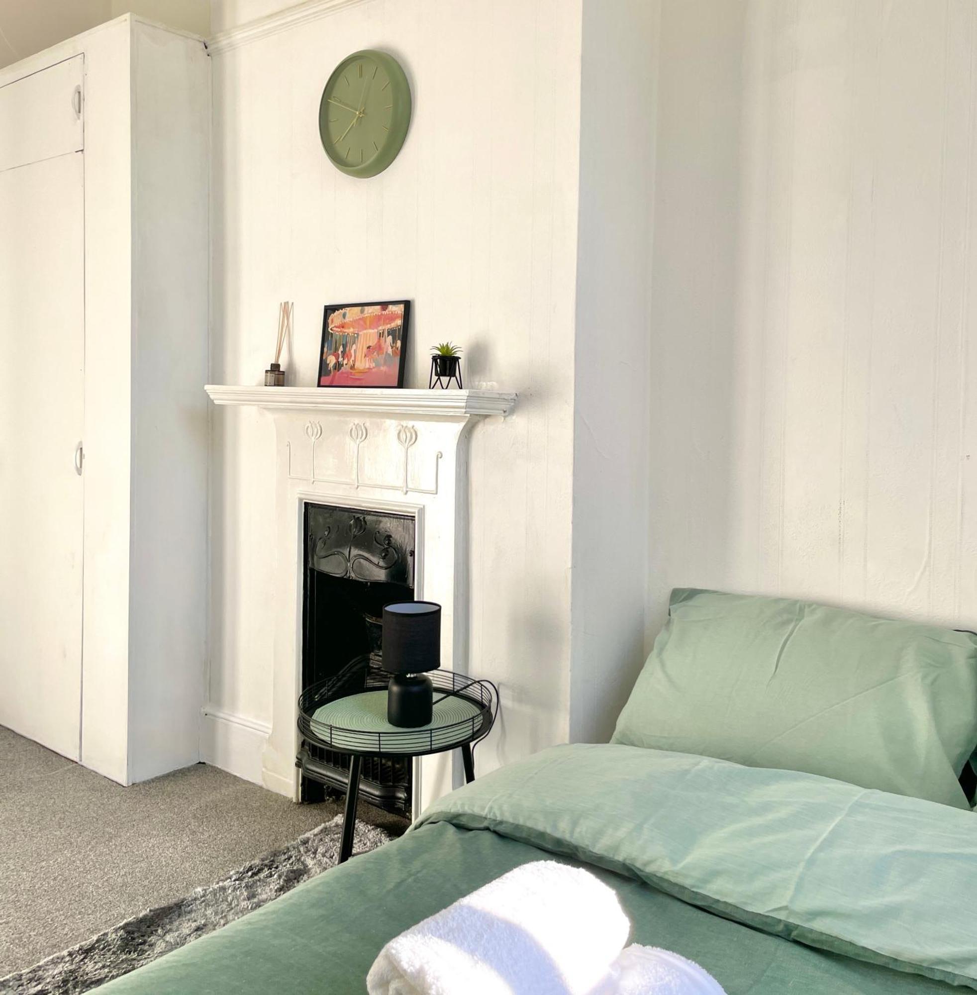 Cosy Double A Stones Throw From Wembley Stadium Pensionat London