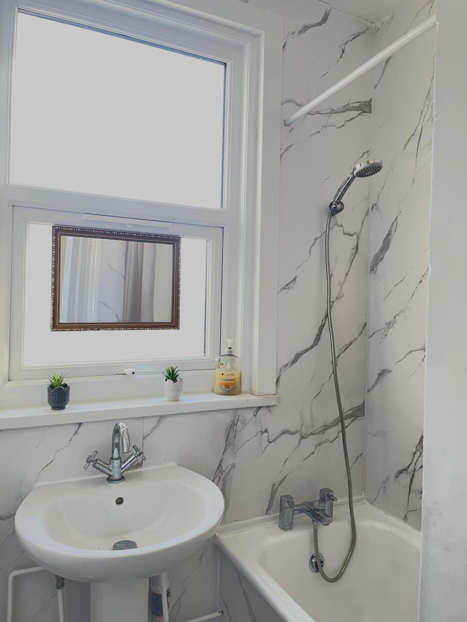 Cosy Double A Stones Throw From Wembley Stadium Pensionat *